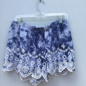 Kendall & Kylie Blue and White Lace Shorts |Size M